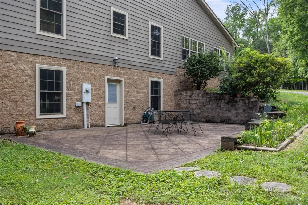 10328 Highway 147 Stewart, TN 37175