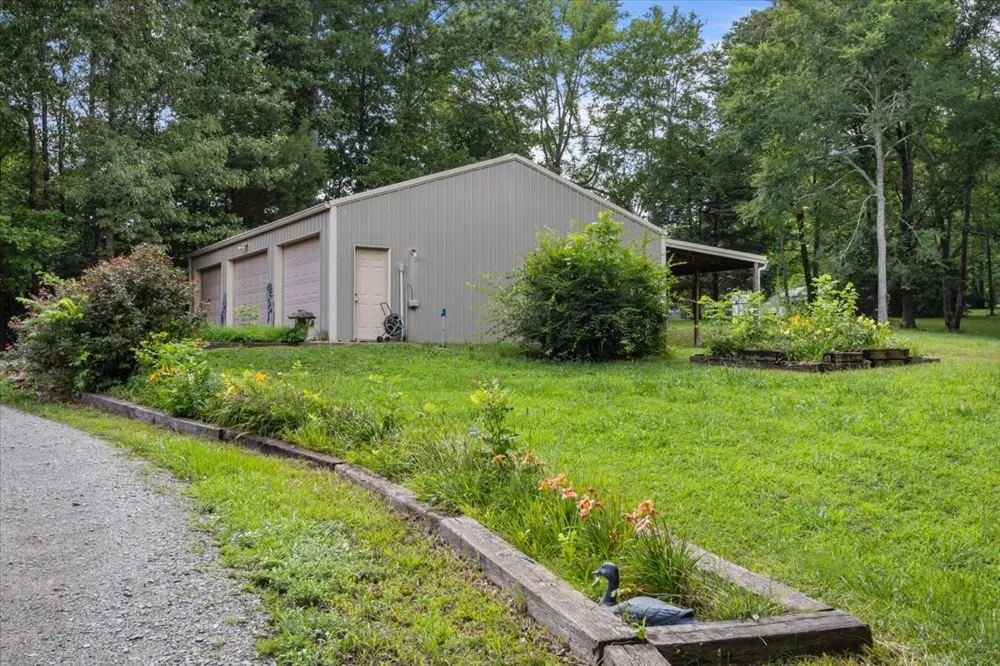 10328 Highway 147 Stewart, TN 37175