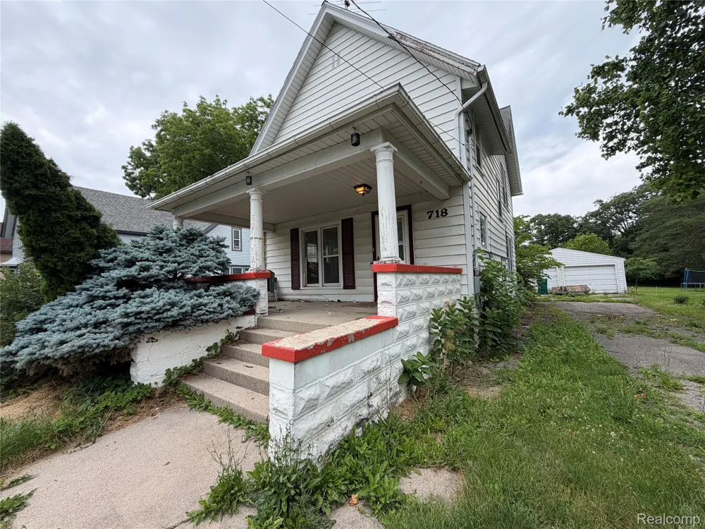 718 River Street Owosso City, MI 48867