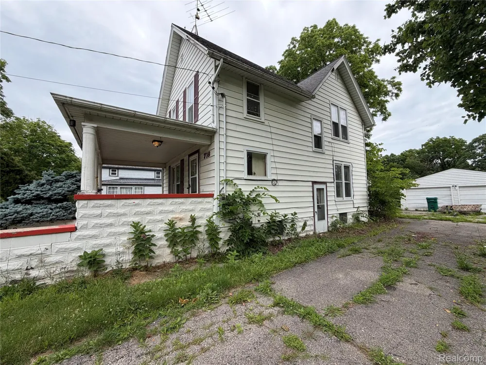 718 River Street Owosso City, MI 48867