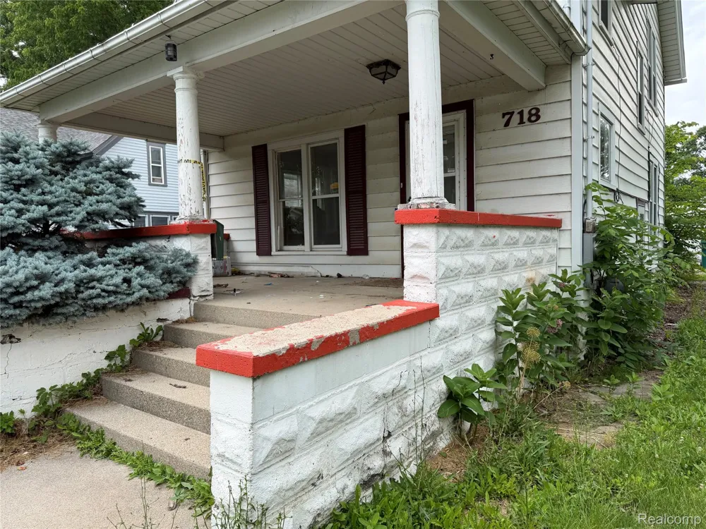 718 River Street Owosso City, MI 48867