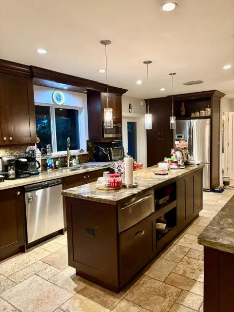 9624 SW 79th Ter Miami, FL 33173