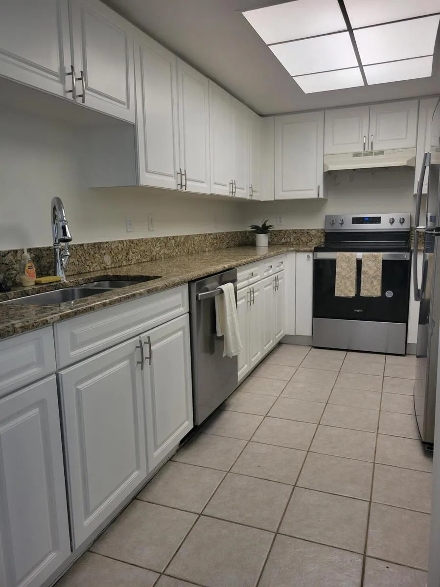 1400 S Crestwood Court S #1407 Royal Palm Beach, FL 33411