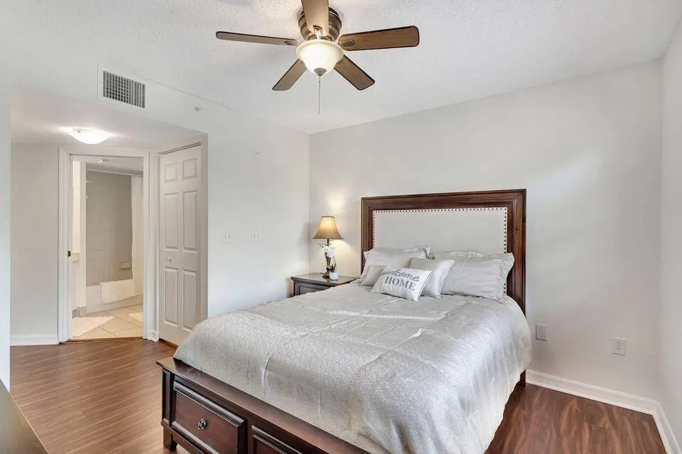 1400 S Crestwood Court S #1407 Royal Palm Beach, FL 33411