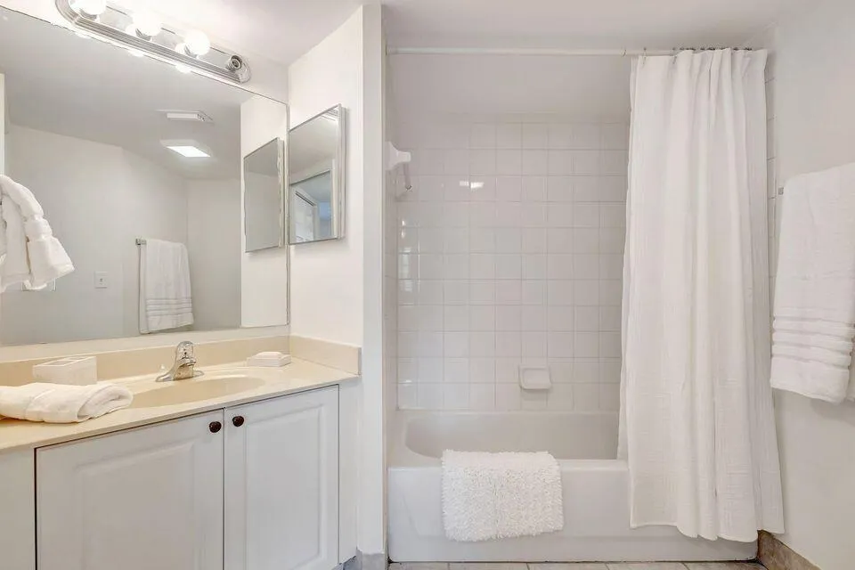 1400 S Crestwood Court S #1407 Royal Palm Beach, FL 33411