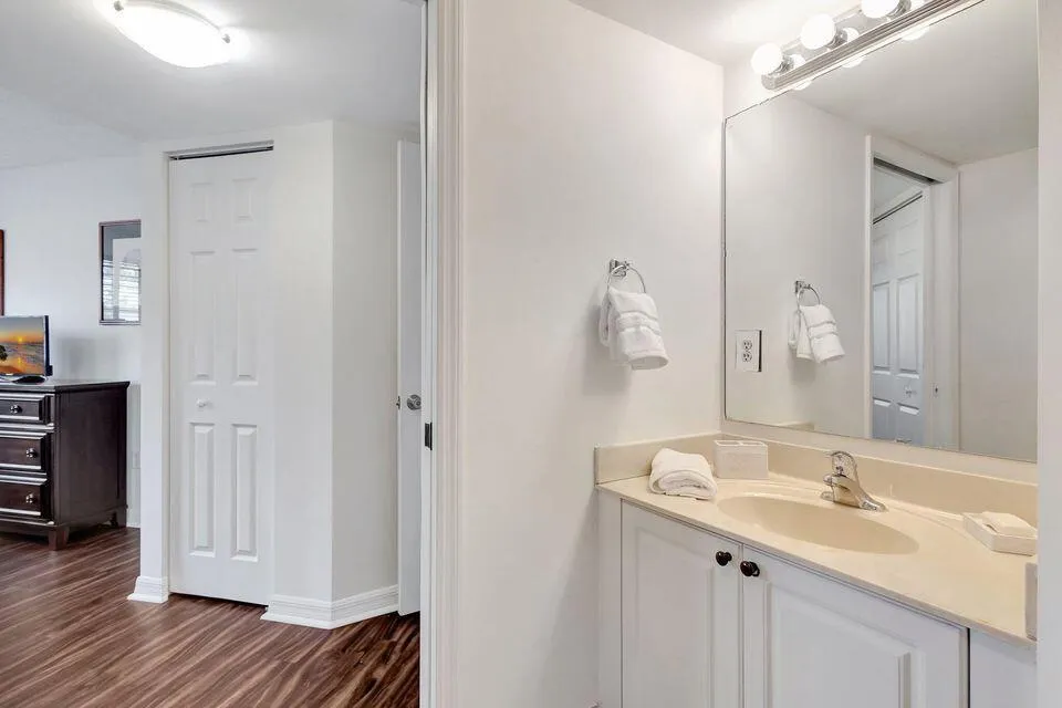 1400 S Crestwood Court S #1407 Royal Palm Beach, FL 33411