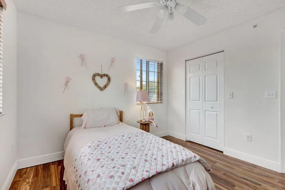 1400 S Crestwood Court S #1407 Royal Palm Beach, FL 33411