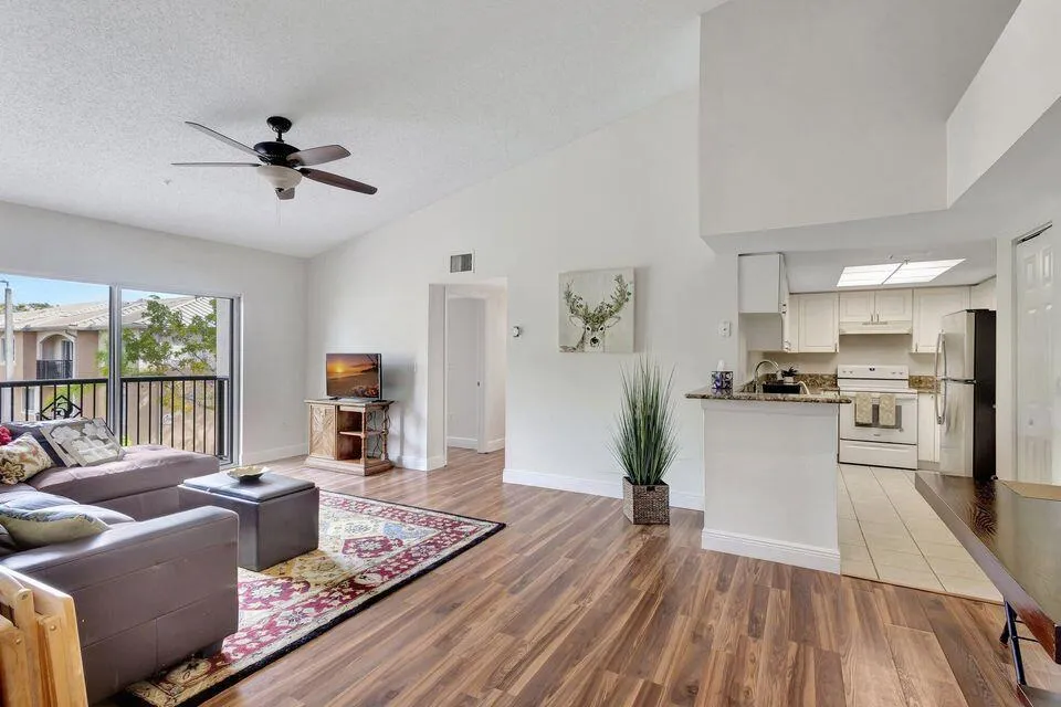 1400 S Crestwood Court S #1407 Royal Palm Beach, FL 33411