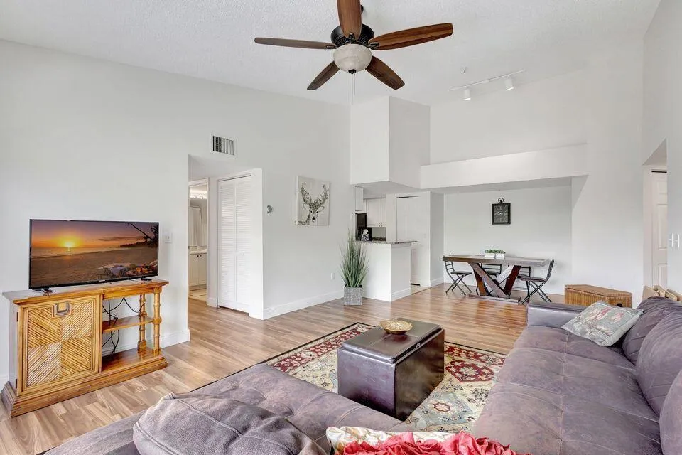 1400 S Crestwood Court S #1407 Royal Palm Beach, FL 33411