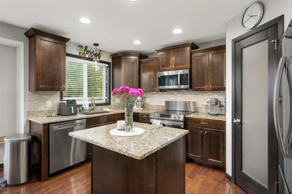 4998 Kama Lane NE Albertville, MN 55301