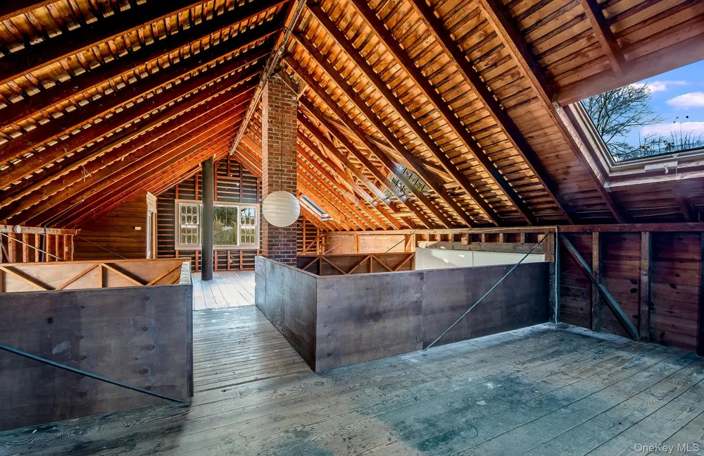 88 Pantigo Road East Hampton, NY 11937