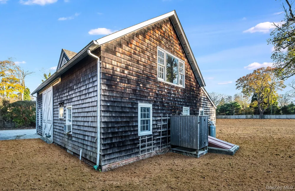88 Pantigo Road East Hampton, NY 11937