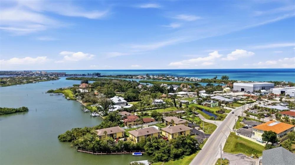 101 LOUELLA LANE #2 Nokomis, FL 34275
