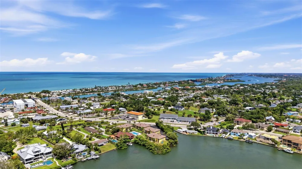 101 LOUELLA LANE #2 Nokomis, FL 34275