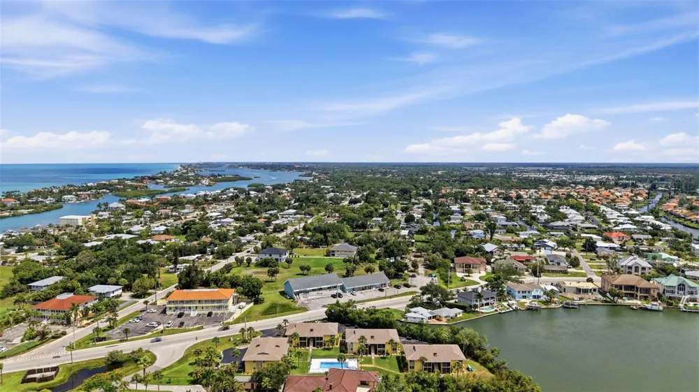 101 LOUELLA LANE #2 Nokomis, FL 34275