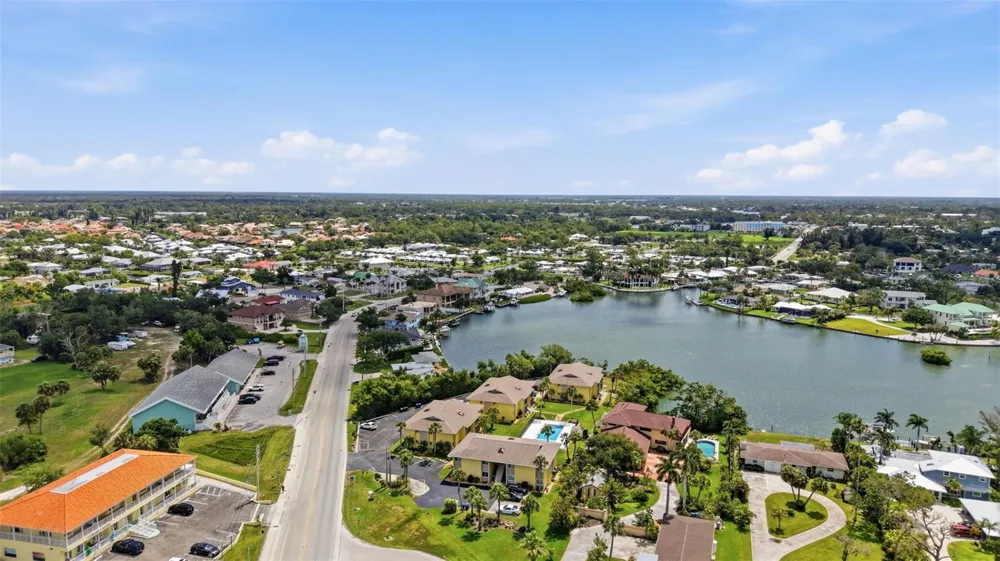 101 LOUELLA LANE #2 Nokomis, FL 34275