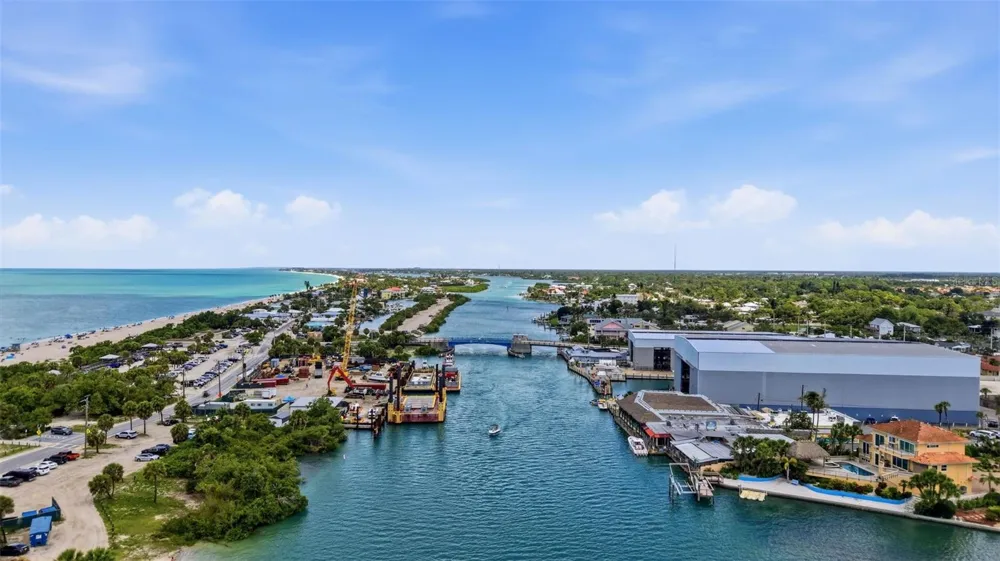 101 LOUELLA LANE #2 Nokomis, FL 34275