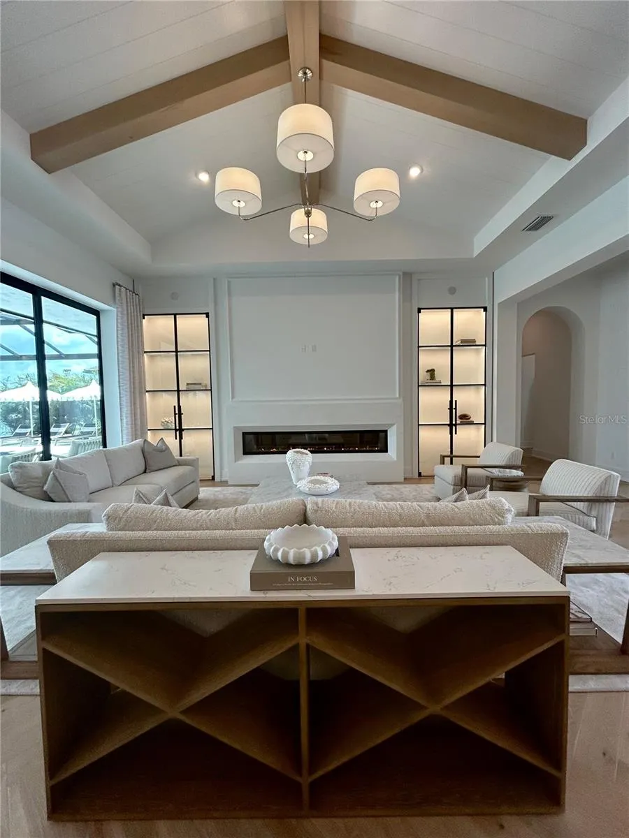 258 CRYSTAL WATERS DRIVE Sarasota, FL 34240