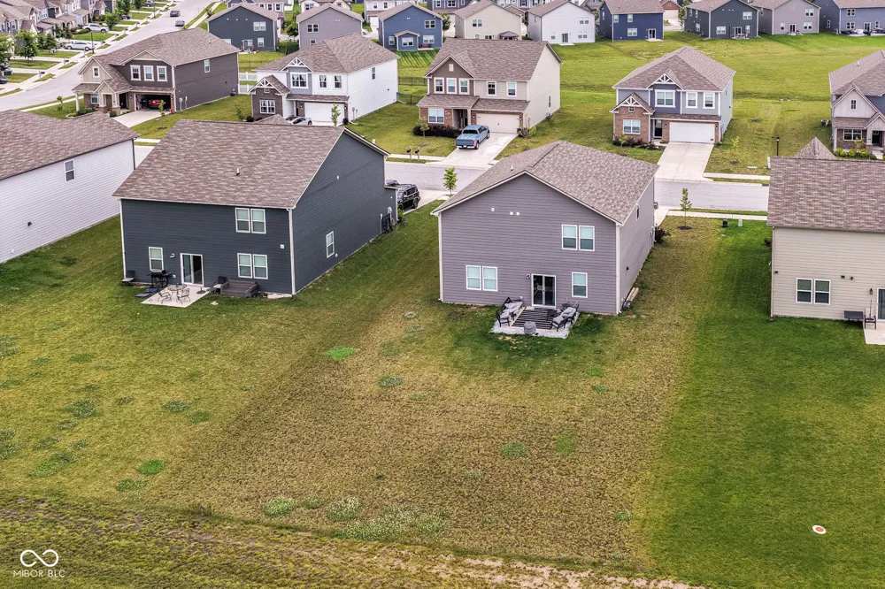 2274 S Stonehill Way New Palestine, IN 46163