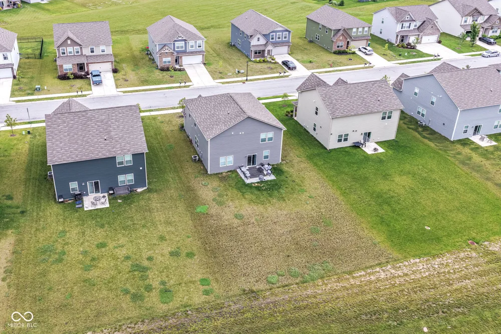 2274 S Stonehill Way New Palestine, IN 46163