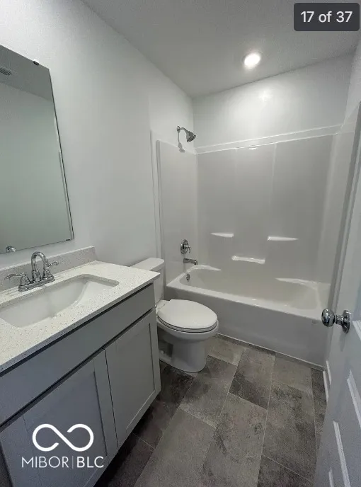 2274 S Stonehill Way New Palestine, IN 46163