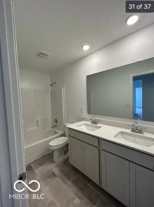 2274 S Stonehill Way New Palestine, IN 46163
