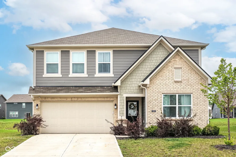 2274 S Stonehill Way New Palestine, IN 46163