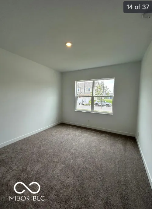 2274 S Stonehill Way New Palestine, IN 46163