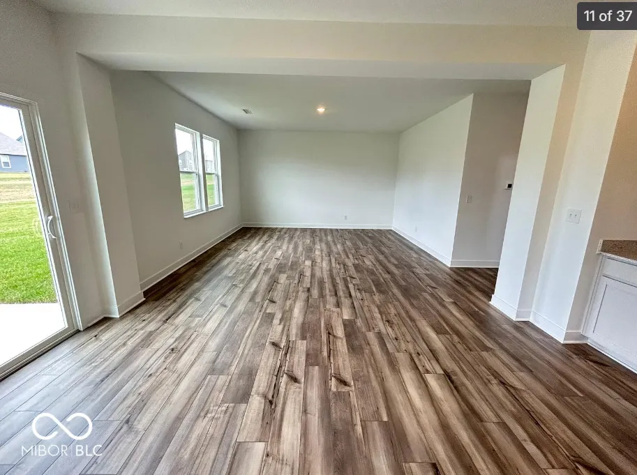 2274 S Stonehill Way New Palestine, IN 46163