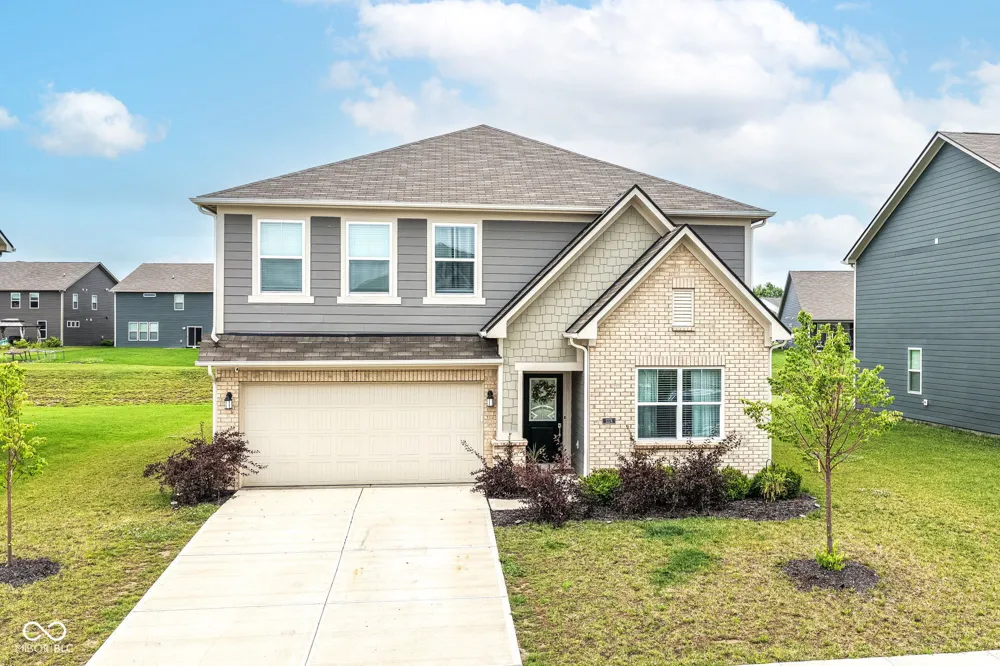 2274 S Stonehill Way New Palestine, IN 46163