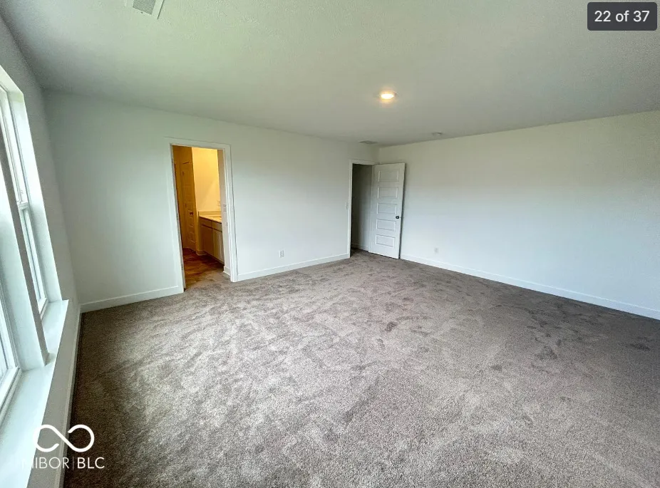 2274 S Stonehill Way New Palestine, IN 46163
