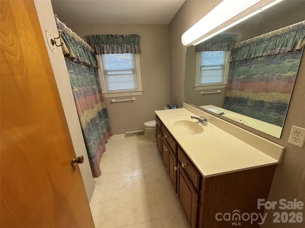390 Airport Road Taylorsville, NC 28681