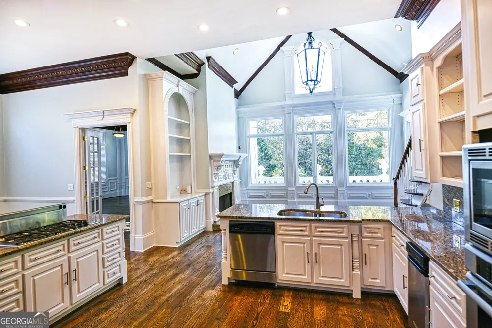 6020 Riverside DR Sandy Springs, GA 30328