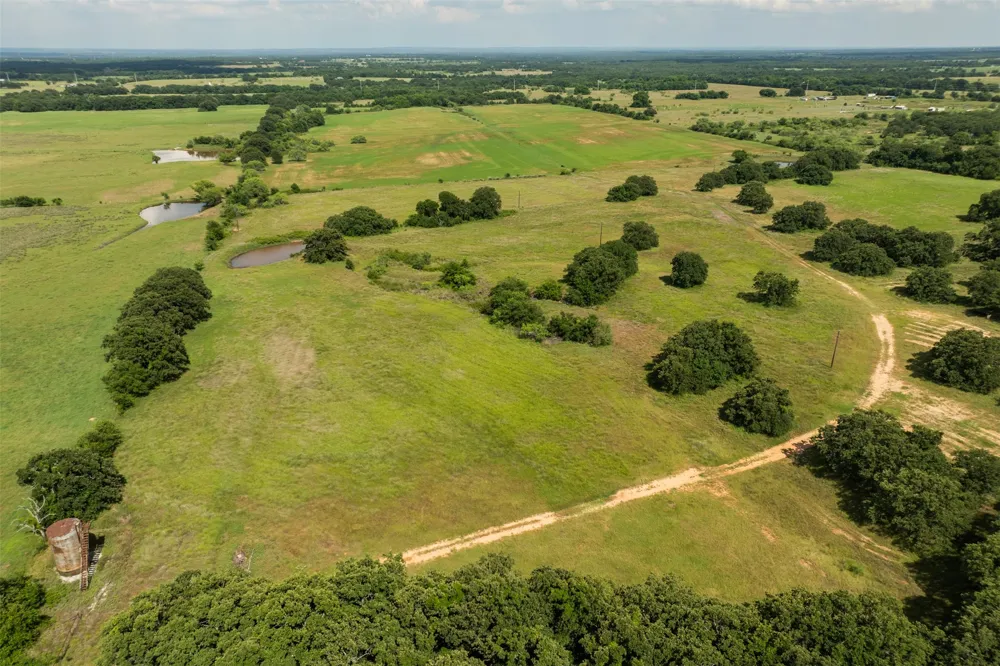 957 CR 1886 Sunset, TX 76270