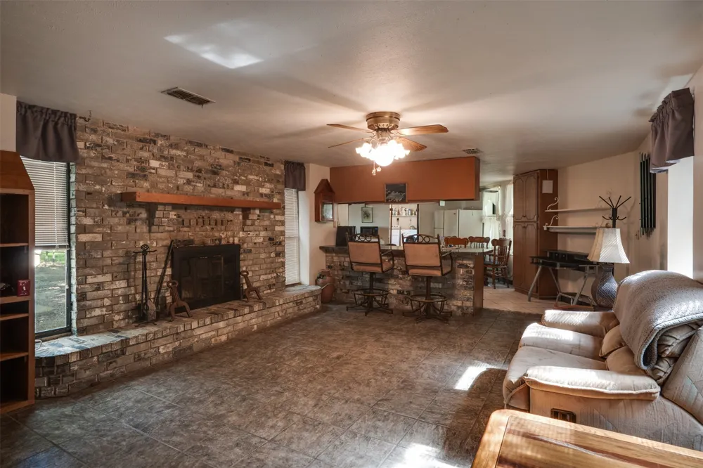 957 CR 1886 Sunset, TX 76270