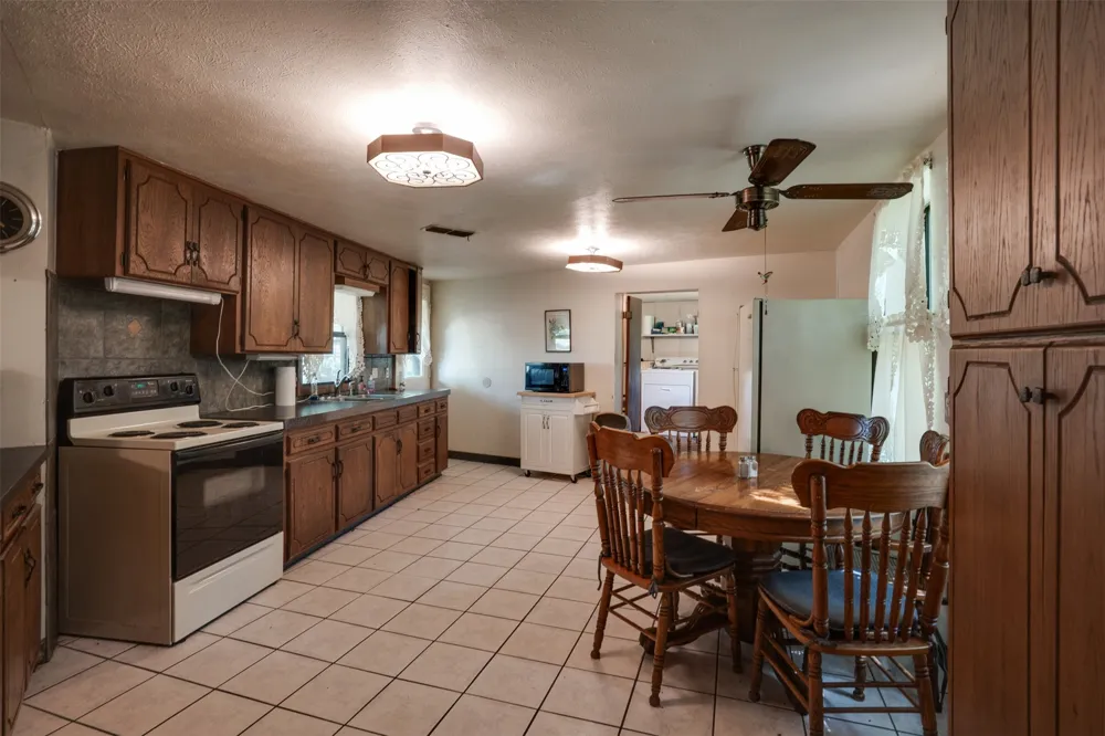957 CR 1886 Sunset, TX 76270