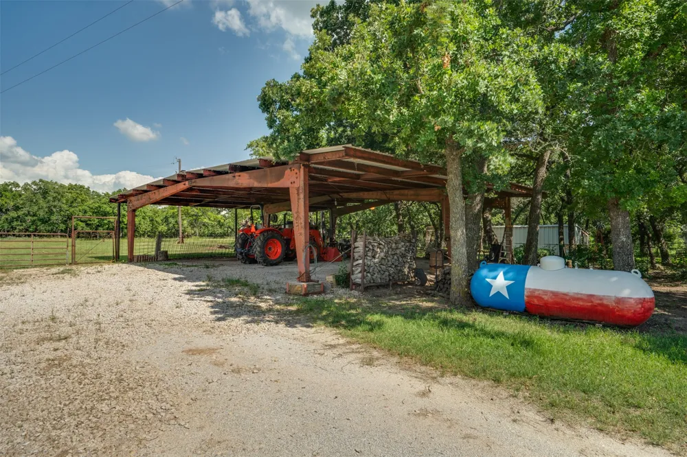 957 CR 1886 Sunset, TX 76270