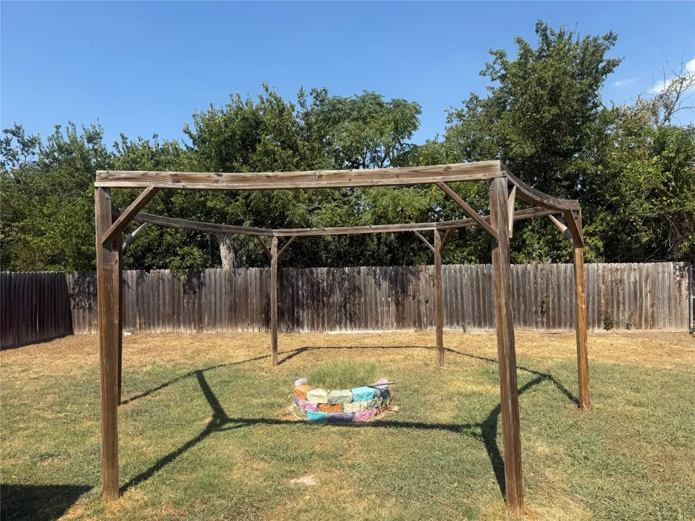 110 Tomahawk Lacy Lakeview, TX 76705
