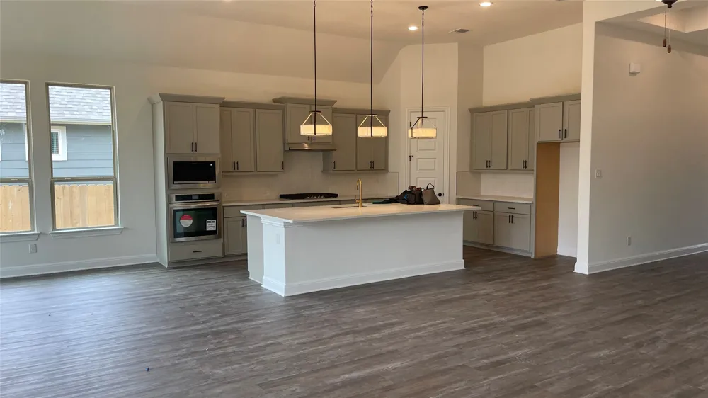 352 Olympic Park Drive Kyle, TX 78640