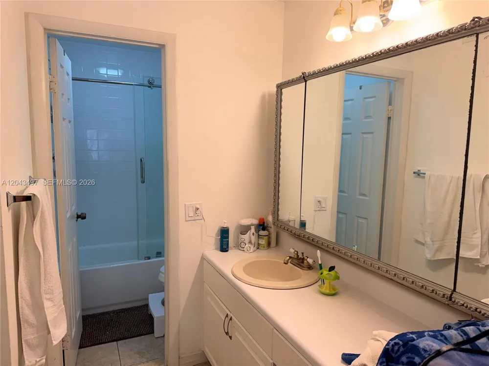 21121 SW 85th Ave #111 Cutler Bay, FL 33189