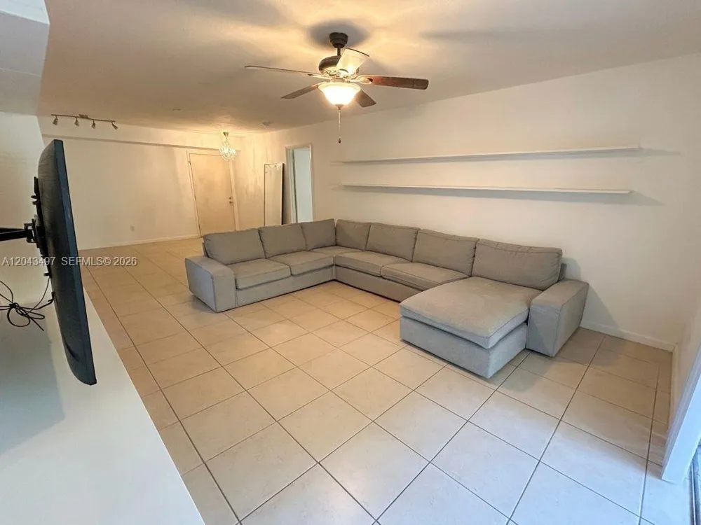 21121 SW 85th Ave #111 Cutler Bay, FL 33189