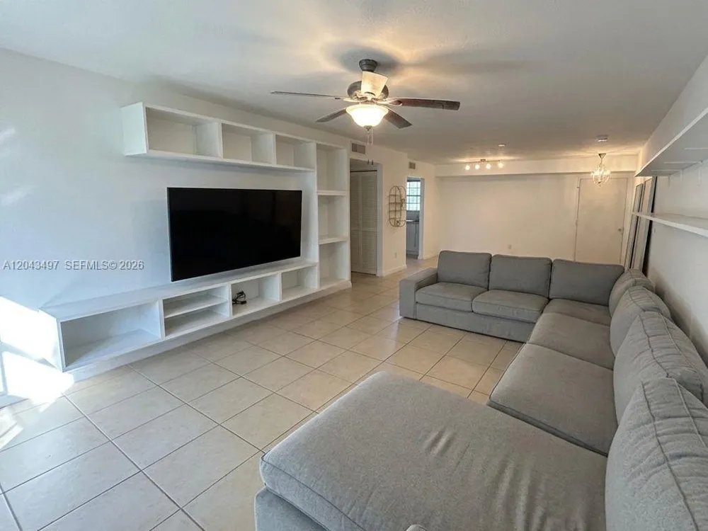 21121 SW 85th Ave #111 Cutler Bay, FL 33189