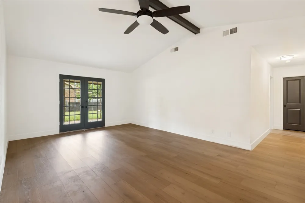 221 1st Street Mabank, TX 75147