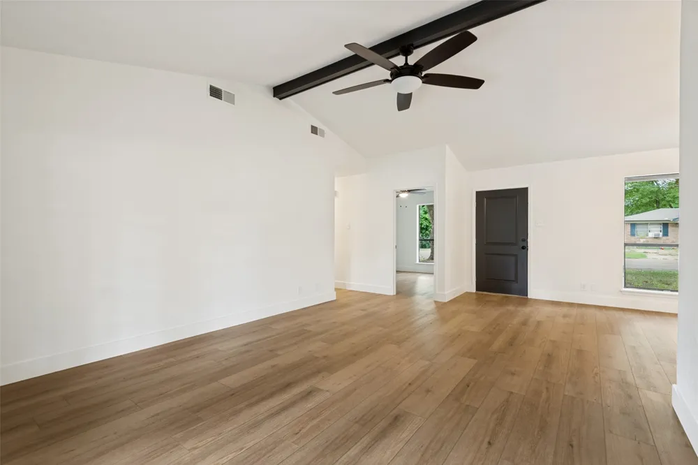 221 1st Street Mabank, TX 75147