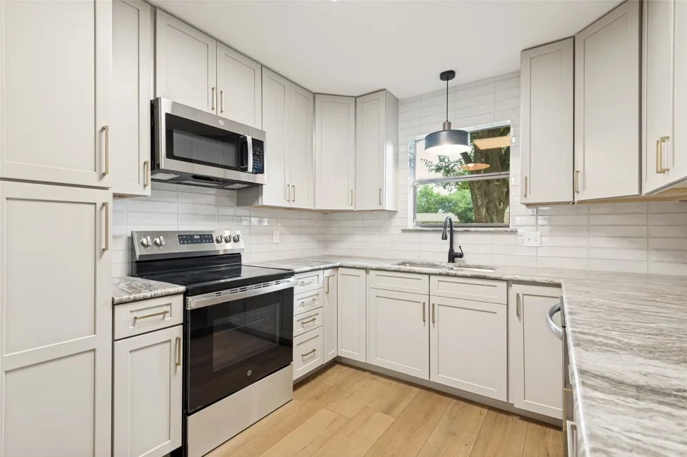221 1st Street Mabank, TX 75147