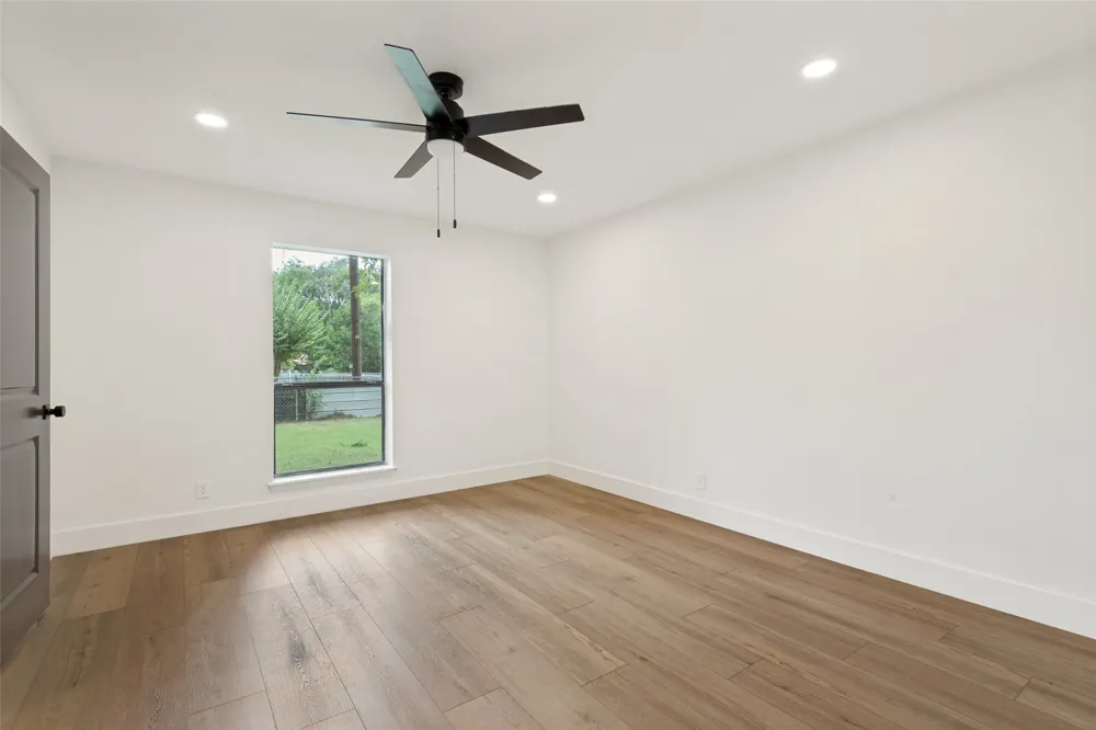 221 1st Street Mabank, TX 75147