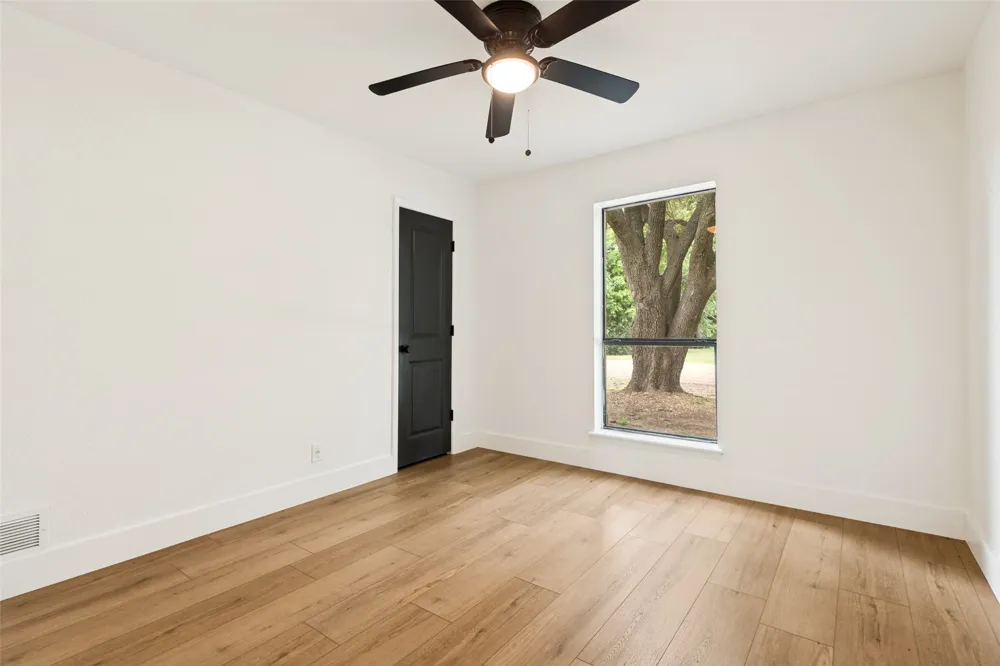 221 1st Street Mabank, TX 75147