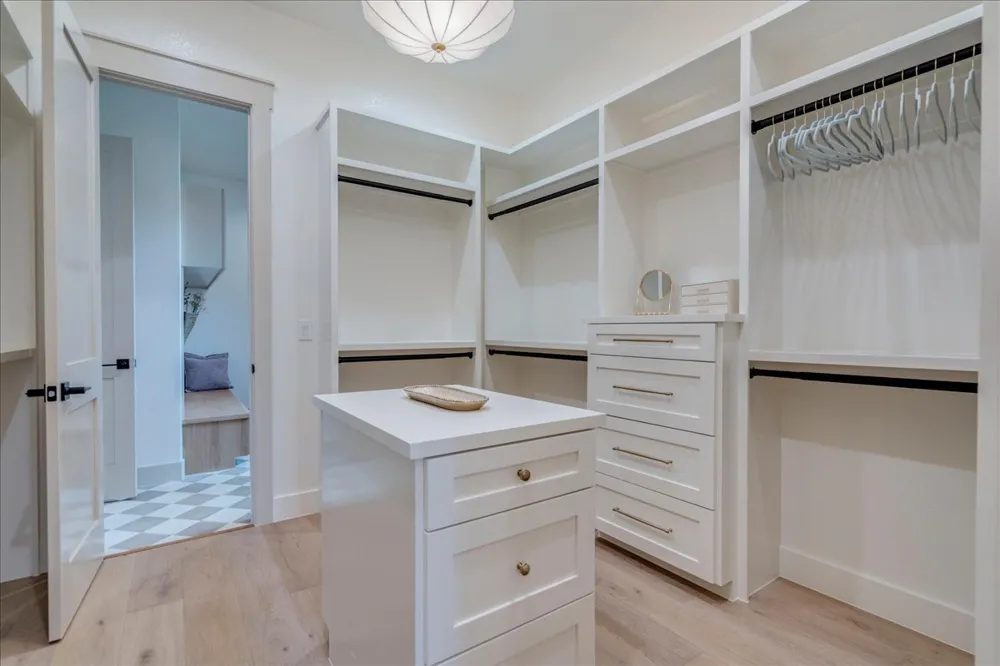 1731 Nature View Loop Driftwood, TX 78619