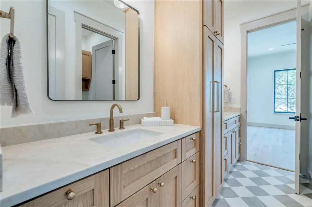 1731 Nature View Loop Driftwood, TX 78619