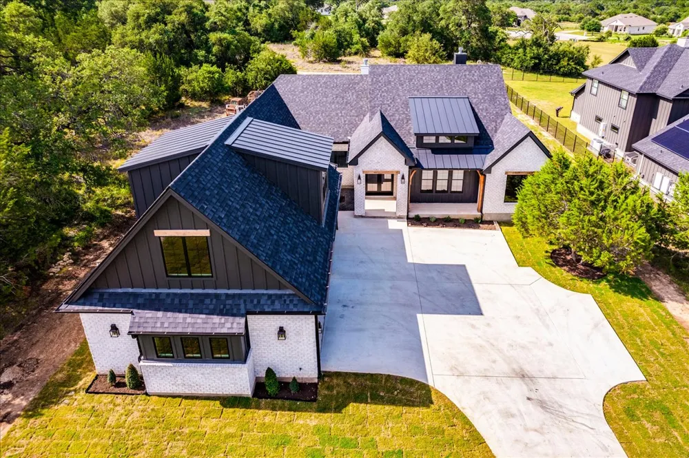 1731 Nature View Loop Driftwood, TX 78619